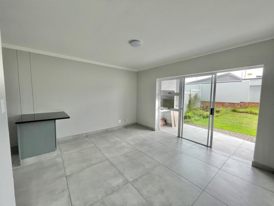 2 Bedroom Property for Sale in Reebok Western Cape